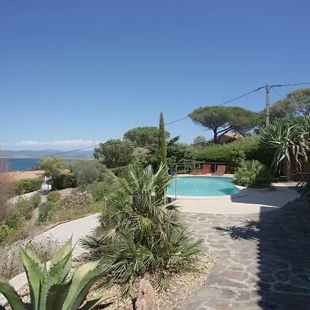 Giens Superbe Vue Mer A 180° Piscine Et Jacuzzi Villa *